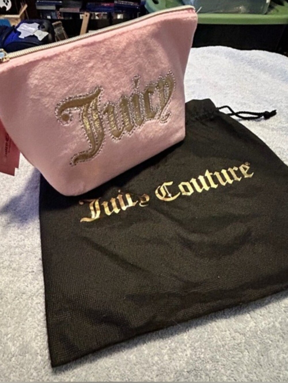 JUICY COUTURE PINK COSMETIC BAG WITH TRAVEL BOTTLE AND BLACK DUST BAG/NWT